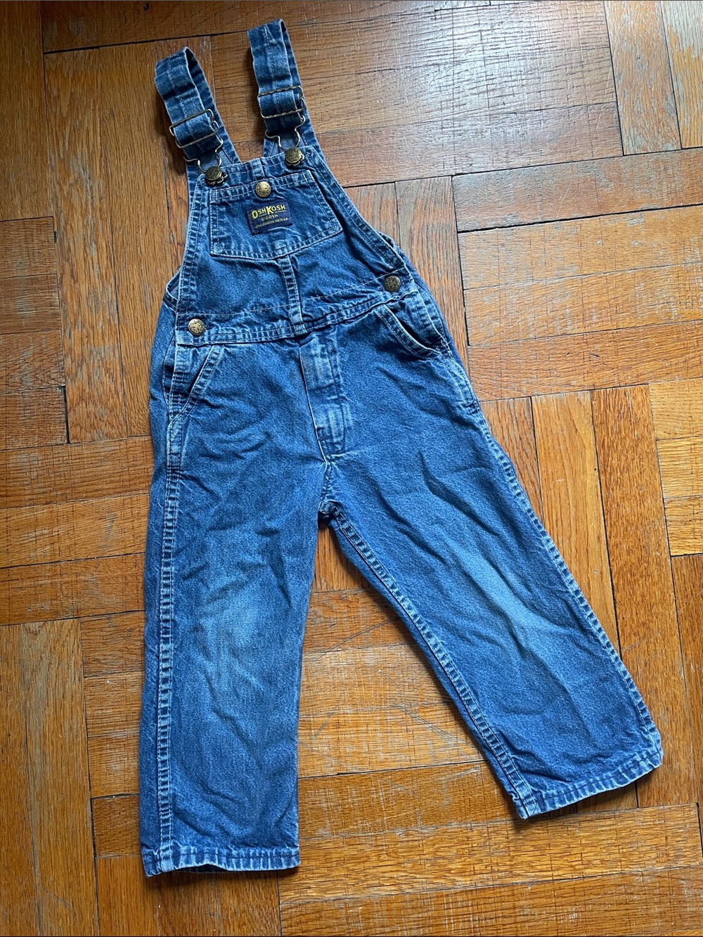 vintage 80’s oshkosh g’bosh kids denim overall pants, size 4T